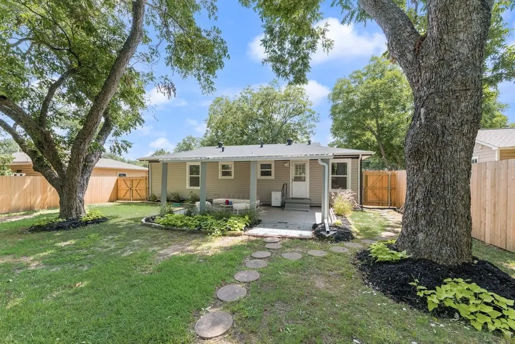 808 W State Street Terrell TX 75160