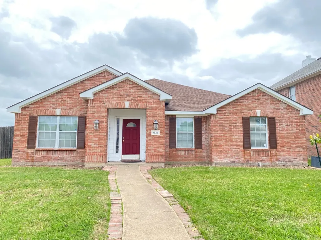 1328 Falcon Hollow Cedar Hill TX 75104