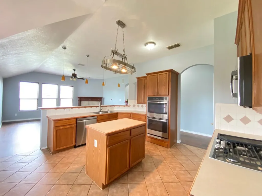 1328 Falcon Hollow Cedar Hill TX 75104