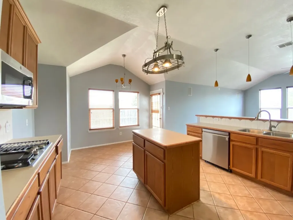 1328 Falcon Hollow Cedar Hill TX 75104