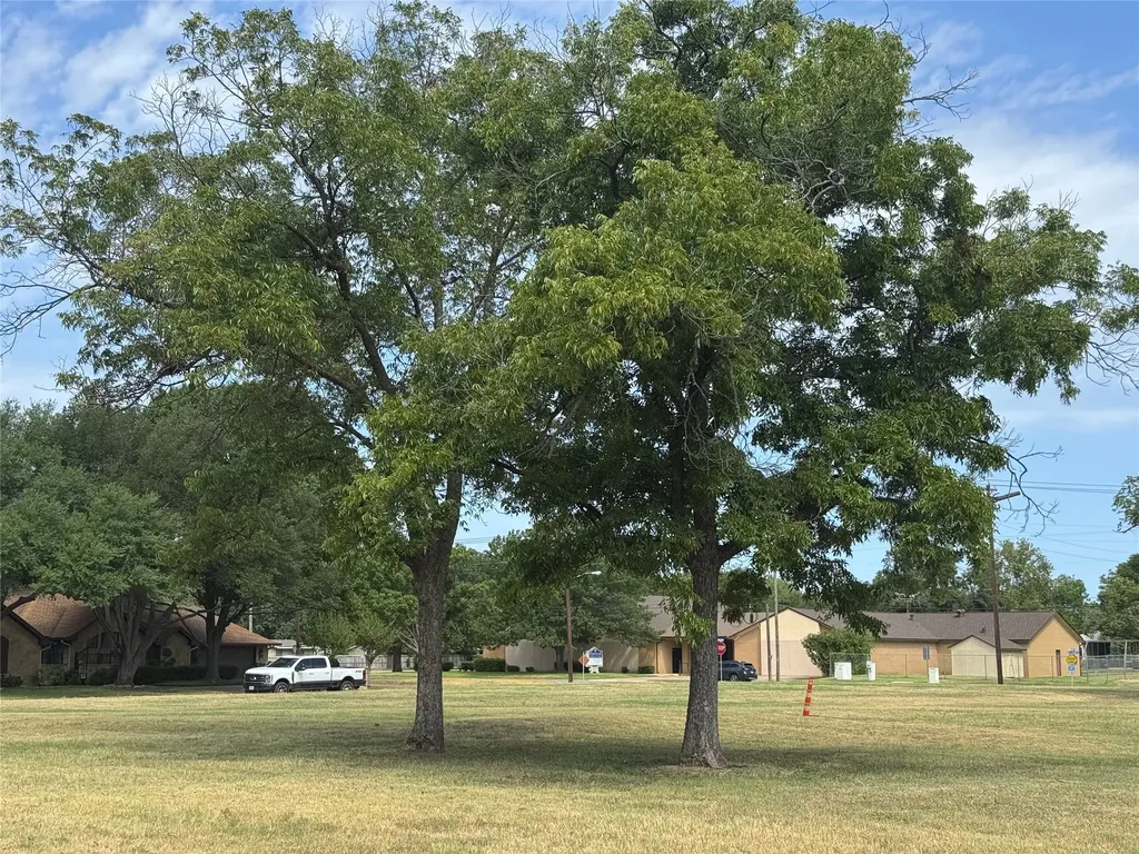 105 Smallwood Drive Westworth Village TX 76114