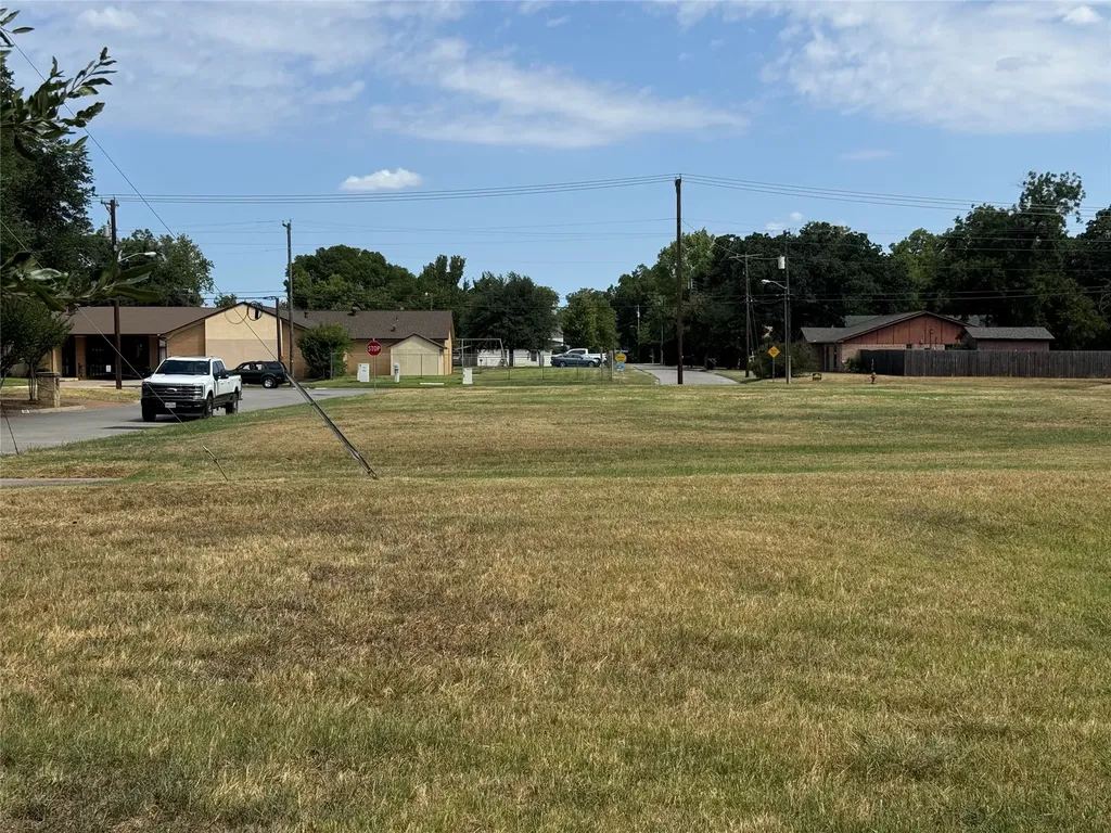 105 Smallwood Drive Westworth Village TX 76114