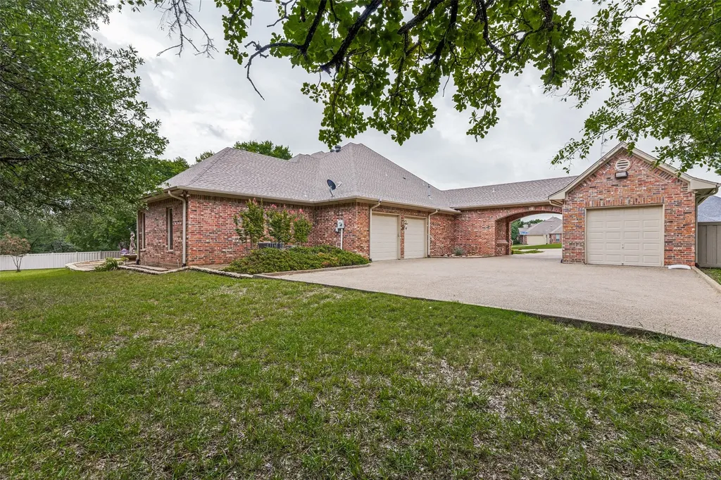 2213 Clear Creek Drive Weatherford TX 76087