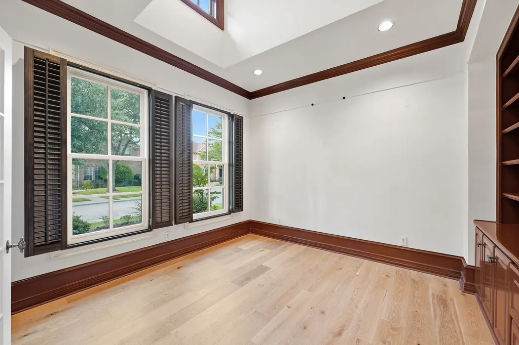 6640 Gretchen Lane Dallas TX 75252