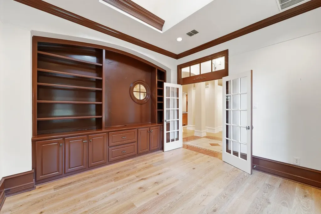 6640 Gretchen Lane Dallas TX 75252