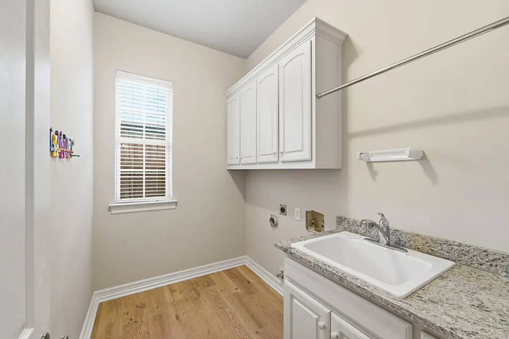 6640 Gretchen Lane Dallas TX 75252