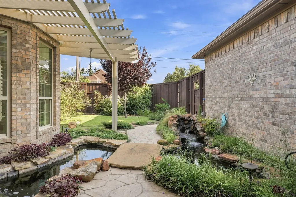 6640 Gretchen Lane Dallas TX 75252