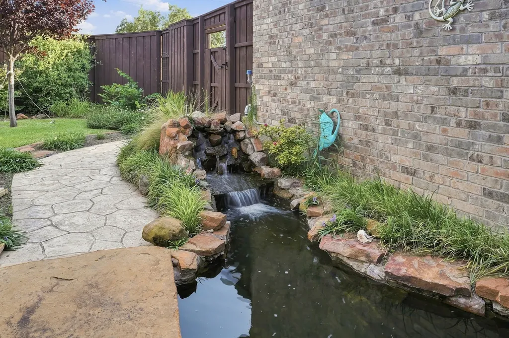 6640 Gretchen Lane Dallas TX 75252