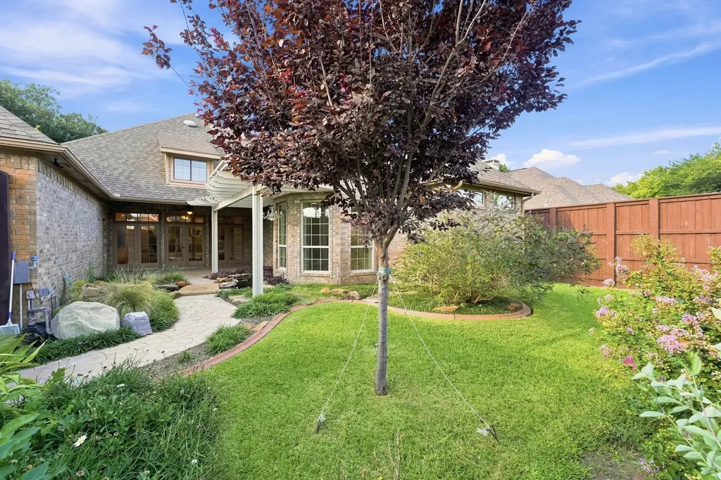 6640 Gretchen Lane Dallas TX 75252