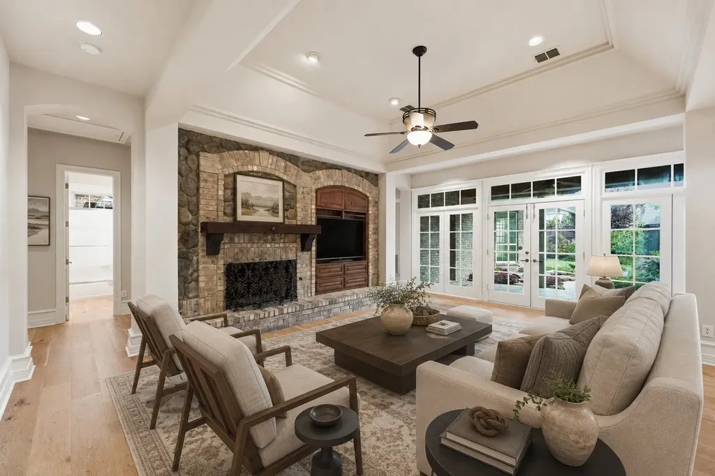 6640 Gretchen Lane Dallas TX 75252