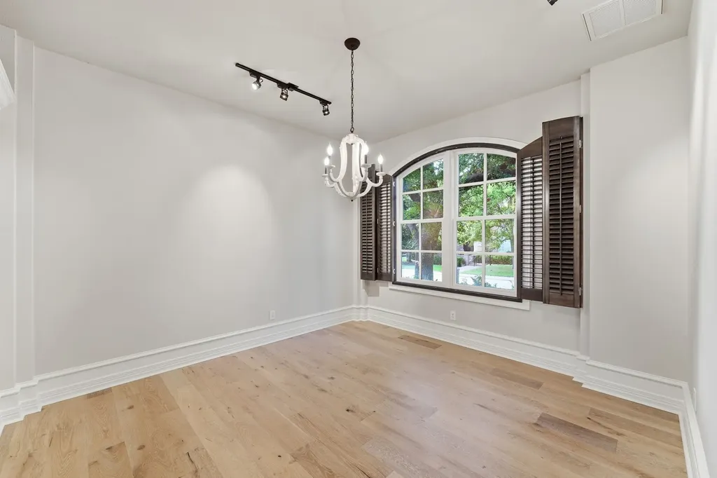 6640 Gretchen Lane Dallas TX 75252