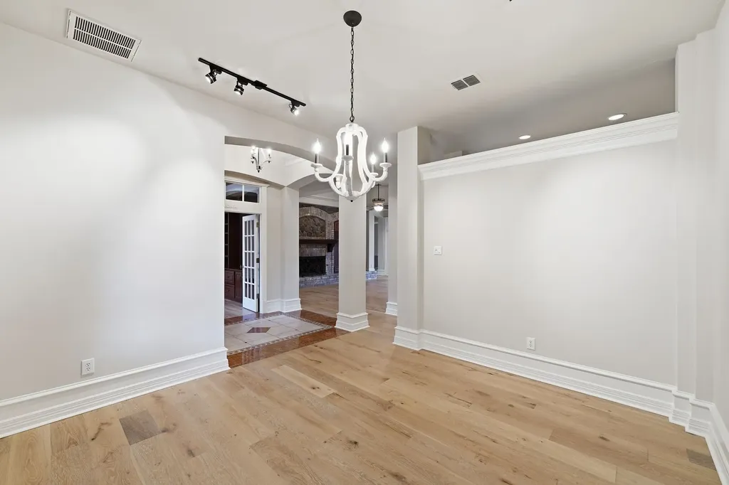 6640 Gretchen Lane Dallas TX 75252
