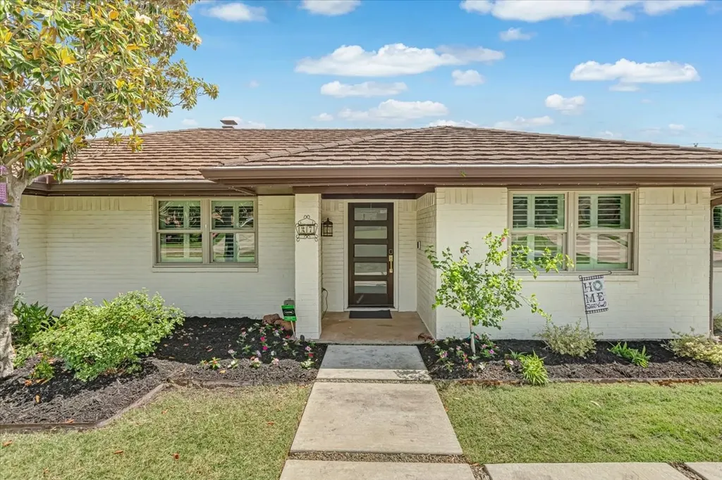 27 Crestwood Drive Trophy Club TX 76262