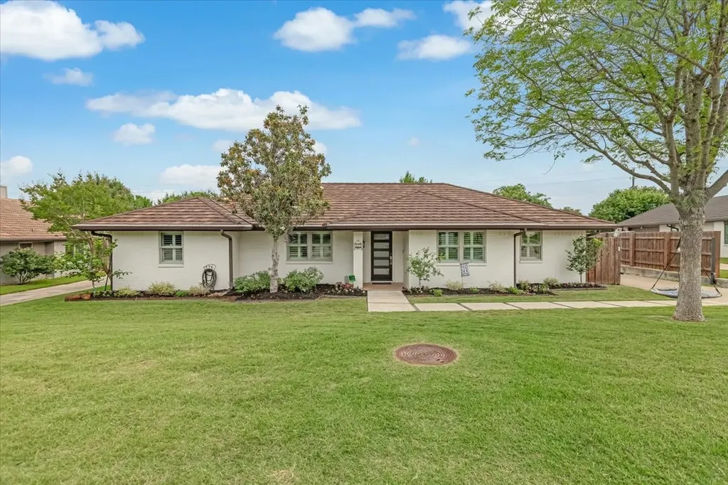 27 Crestwood Drive Trophy Club TX 76262