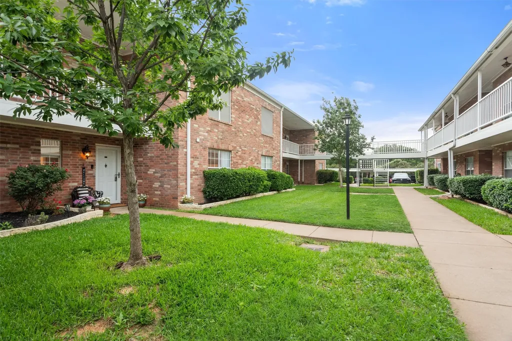 8511 Westover Court Granbury TX 76049