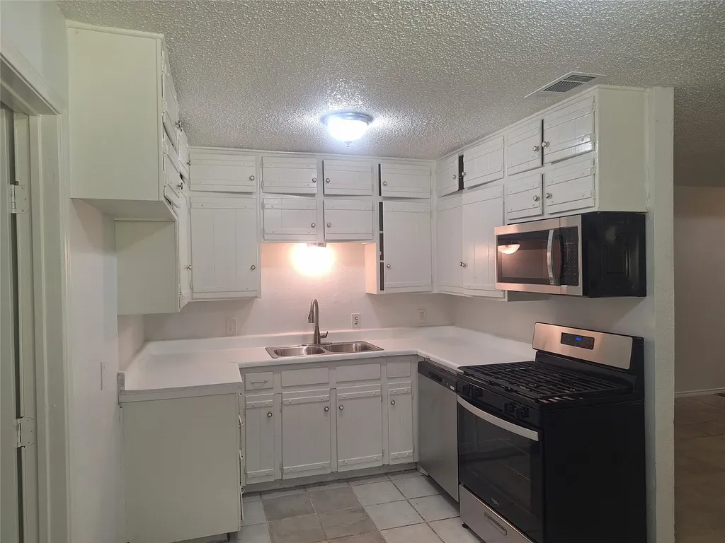 6005 Barry Drive Watauga TX 76148