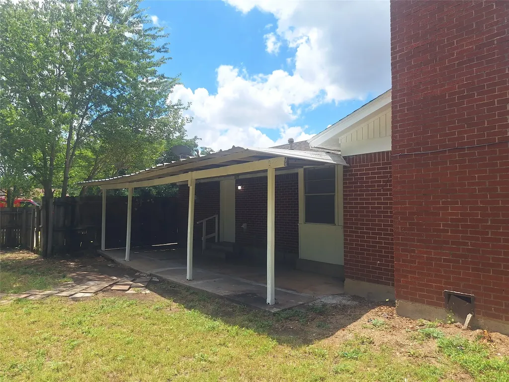6005 Barry Drive Watauga TX 76148