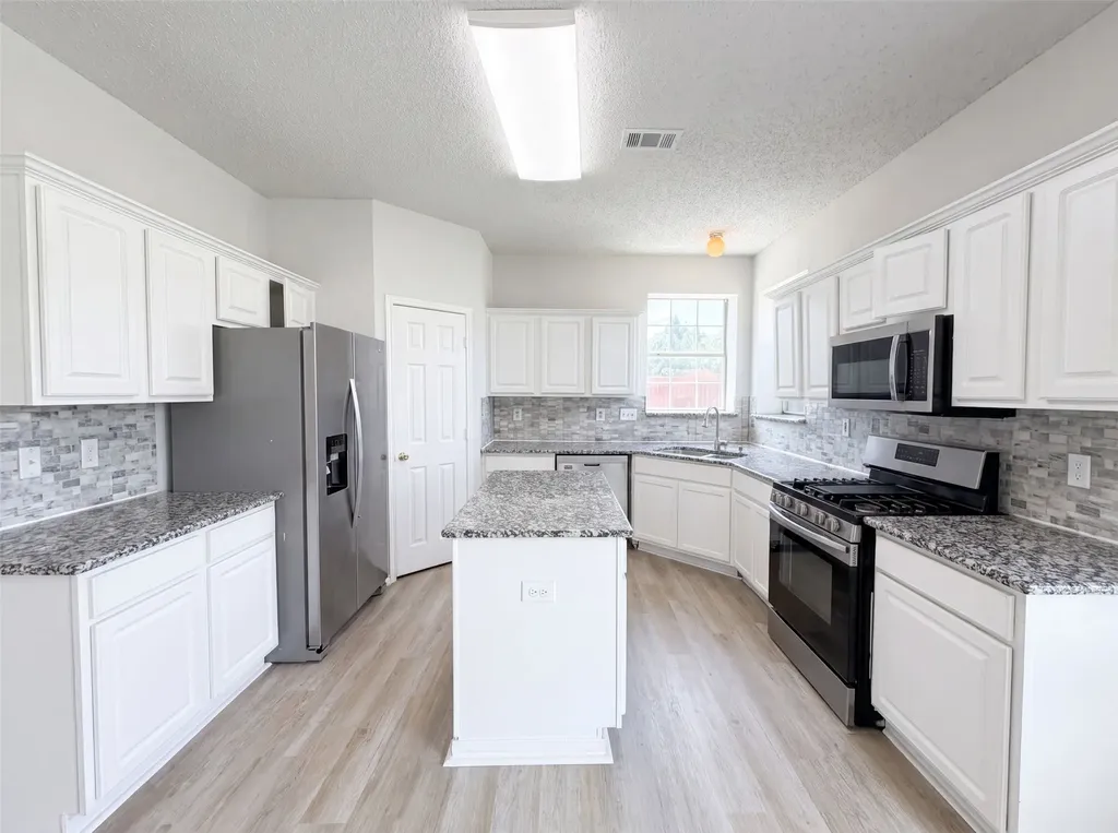 861 Pimernel Lane Plano TX 75075