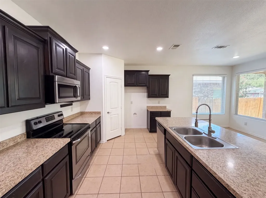 1108 Edgewater Drive Azle TX 76020