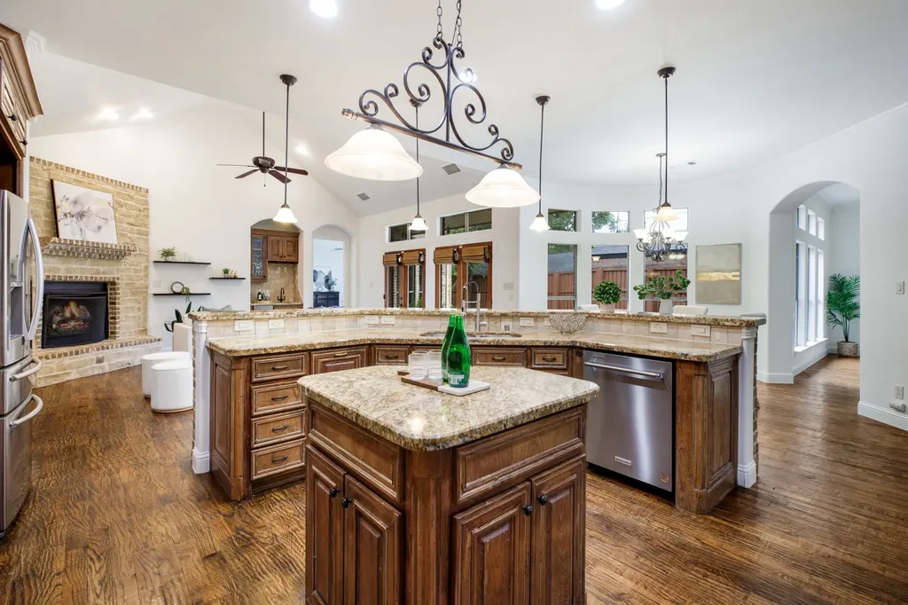 3606 S Versailles Avenue Dallas TX 75209