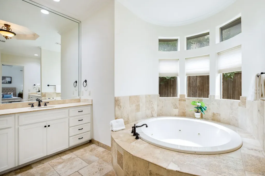 3606 S Versailles Avenue Dallas TX 75209