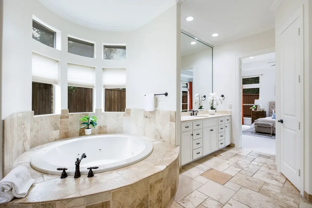 3606 S Versailles Avenue Dallas TX 75209
