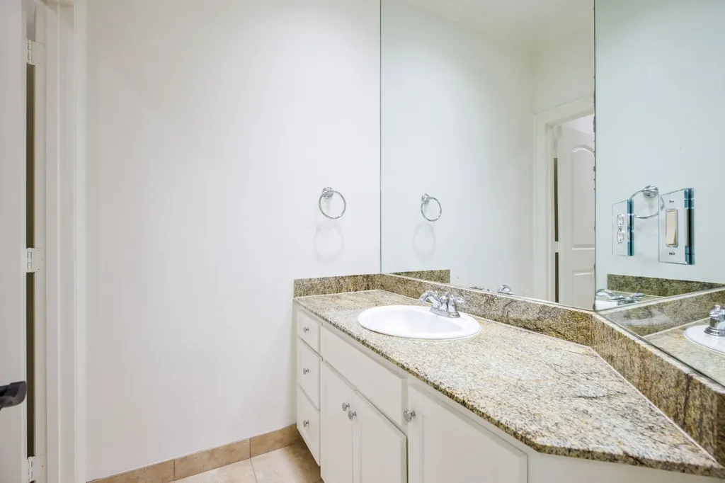 3606 S Versailles Avenue Dallas TX 75209