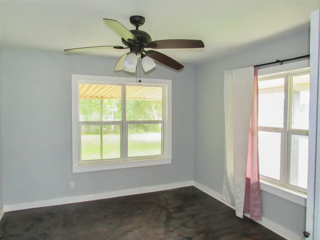 608 Hayes Street Mcgregor TX 76657