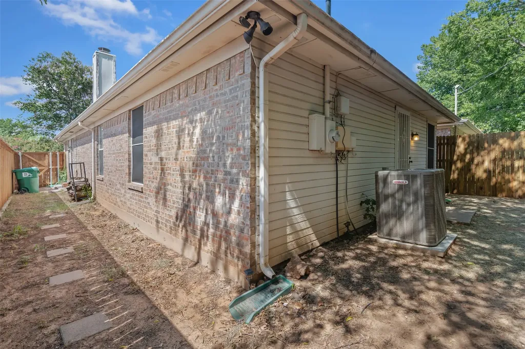 1918 Lee Drive Denton TX 76209