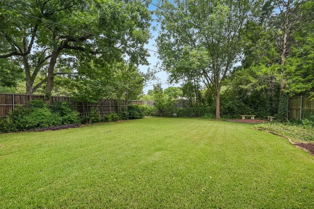 2314 Barberry Drive Dallas TX 75211