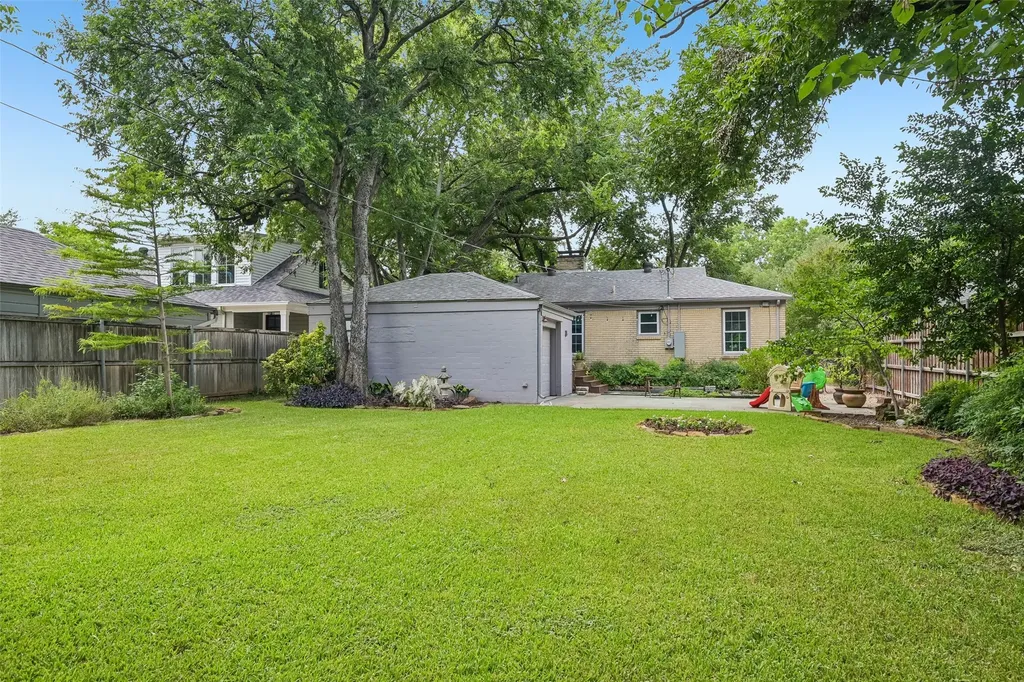 2314 Barberry Drive Dallas TX 75211