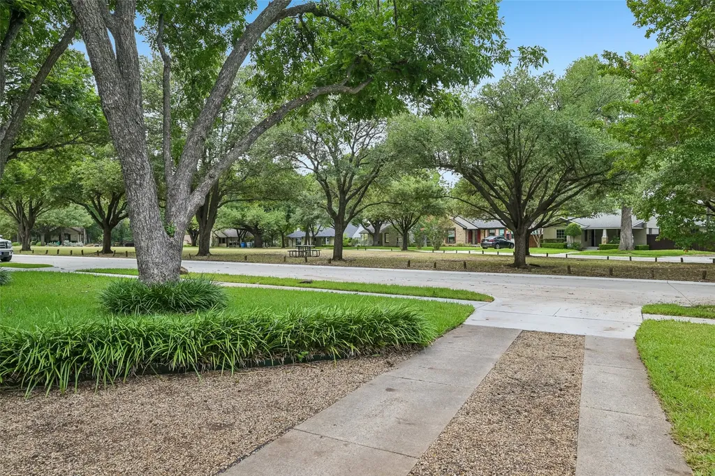 2314 Barberry Drive Dallas TX 75211