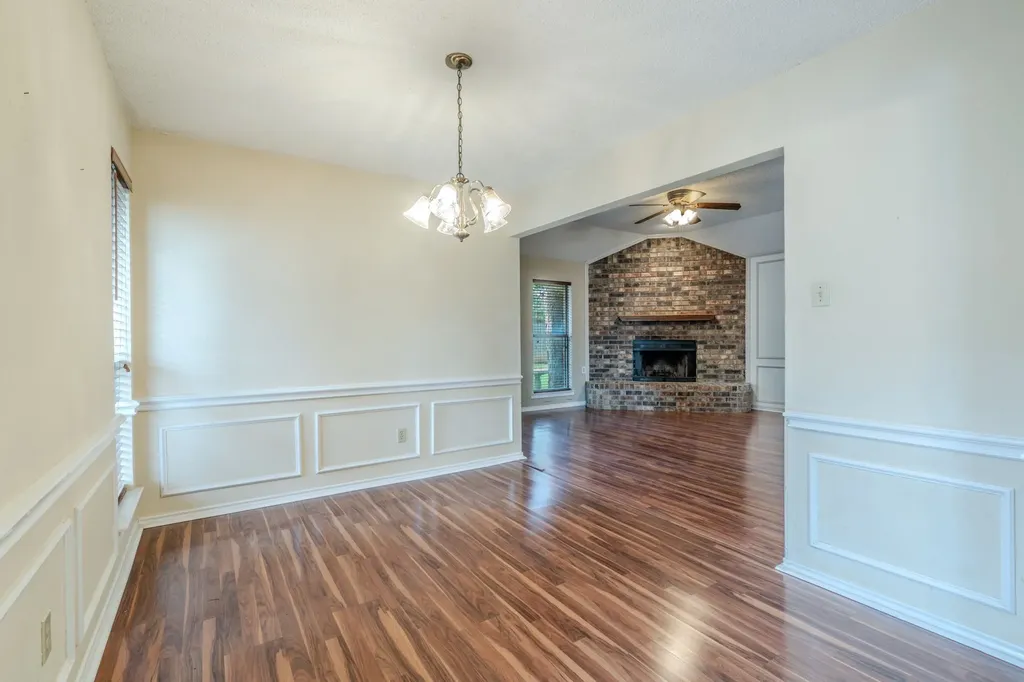 2119 Turf Club Drive Arlington TX 76017