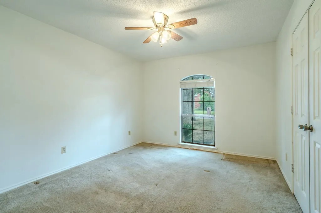 2119 Turf Club Drive Arlington TX 76017
