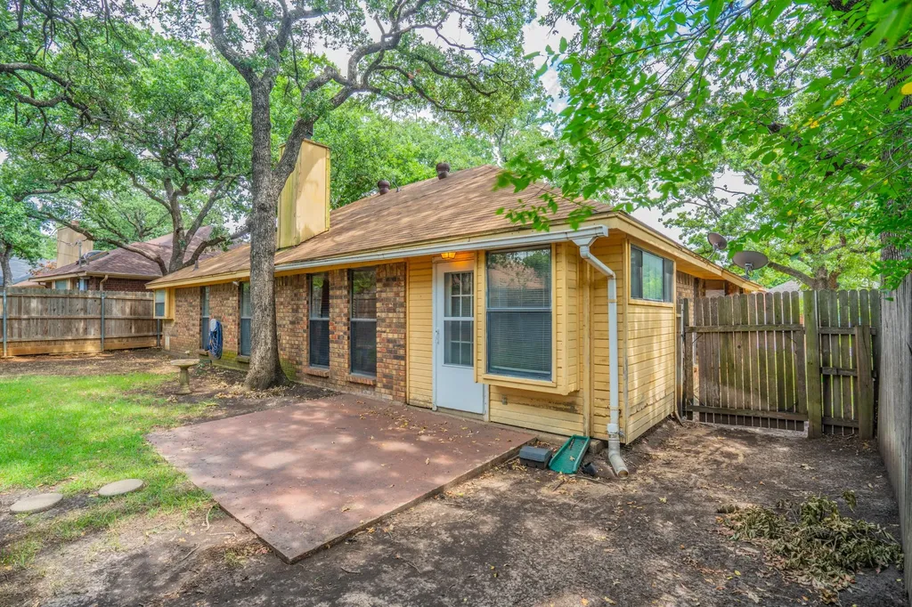 2119 Turf Club Drive Arlington TX 76017