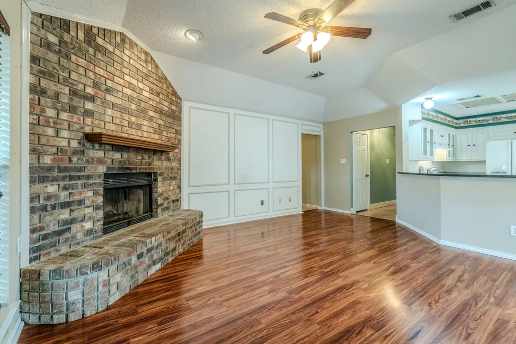 2119 Turf Club Drive Arlington TX 76017
