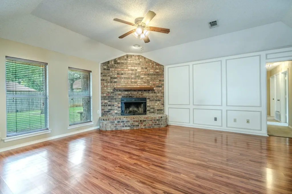 2119 Turf Club Drive Arlington TX 76017