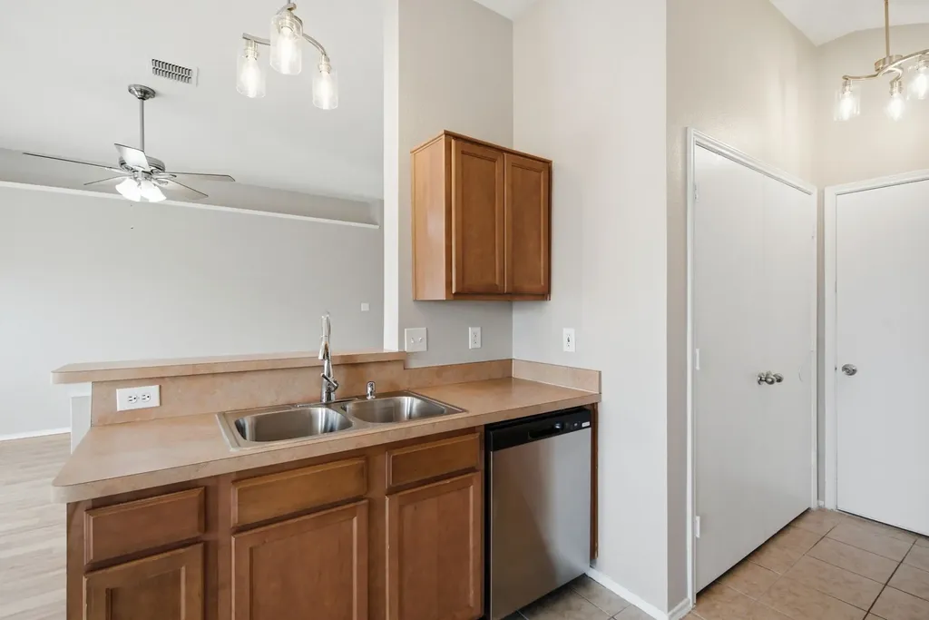 6613 Fitzgerald Street Fort Worth TX 76179