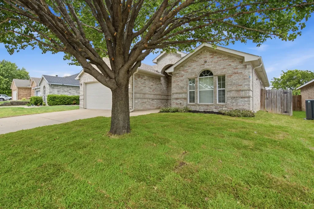 6613 Fitzgerald Street Fort Worth TX 76179