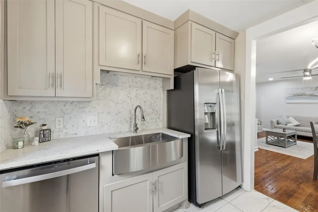 4308 Donnelly Avenue Fort Worth TX 76107
