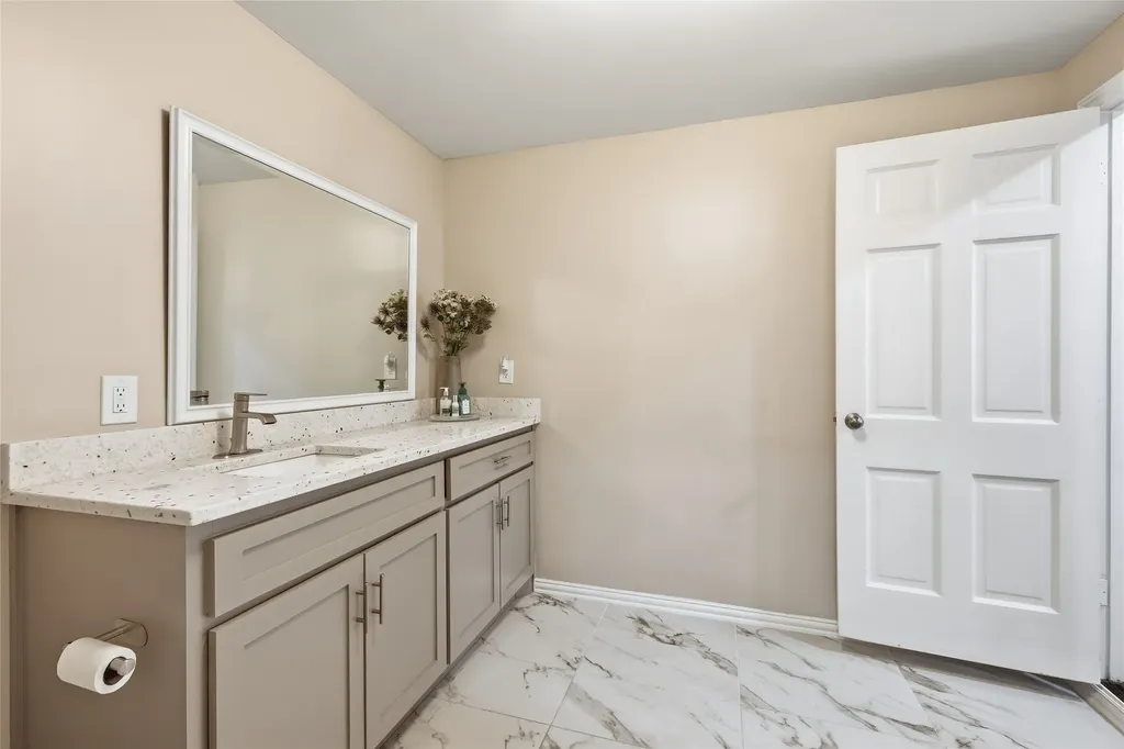 4308 Donnelly Avenue Fort Worth TX 76107