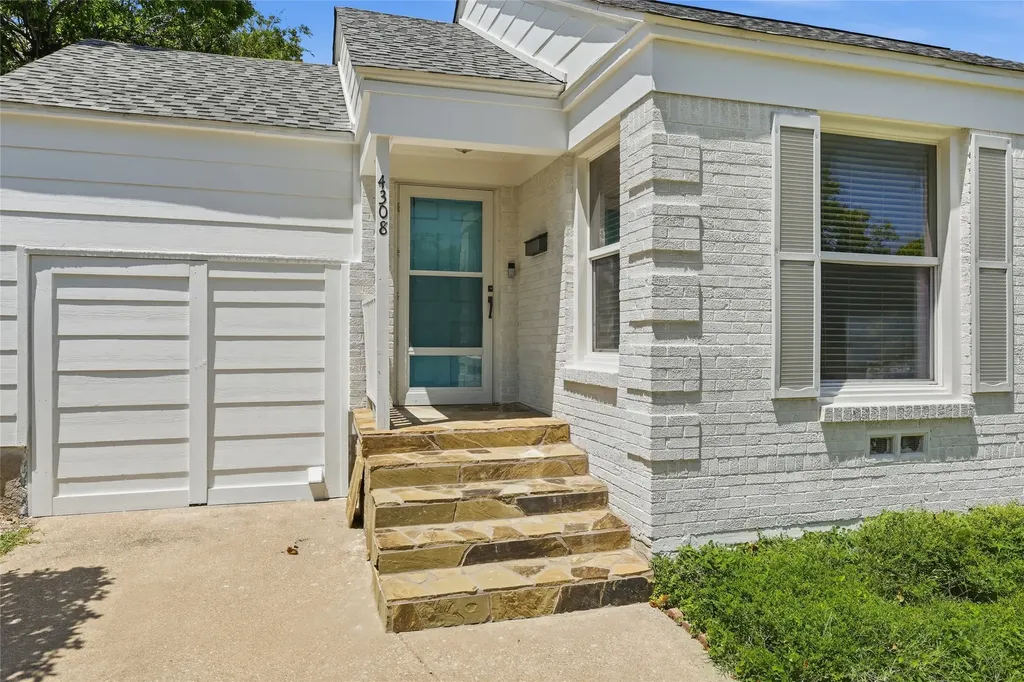 4308 Donnelly Avenue Fort Worth TX 76107