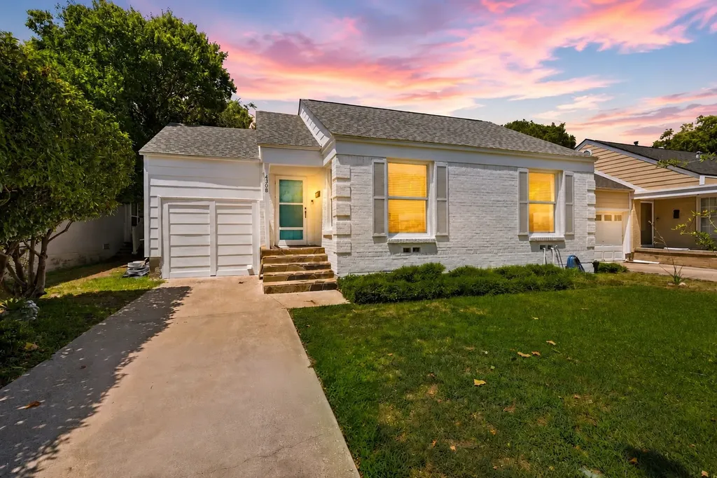 4308 Donnelly Avenue Fort Worth TX 76107