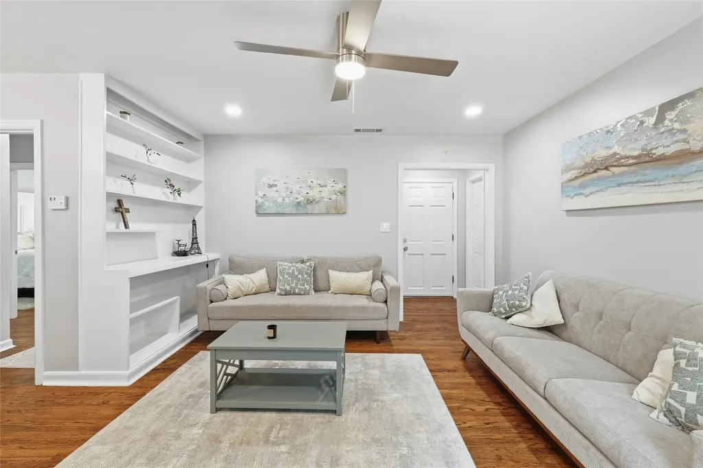 4308 Donnelly Avenue Fort Worth TX 76107