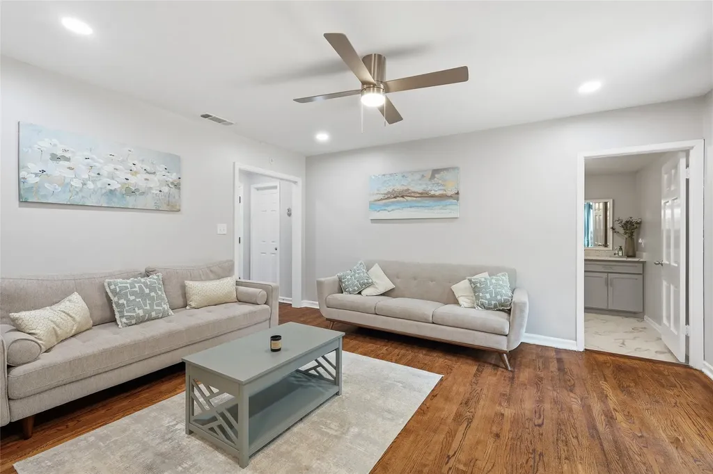 4308 Donnelly Avenue Fort Worth TX 76107