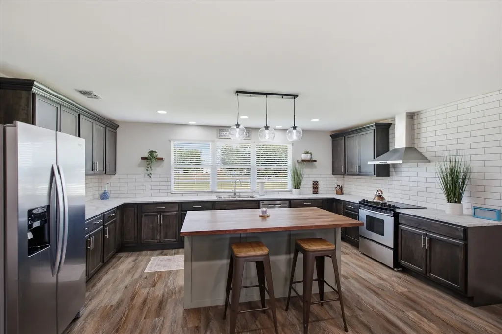 11477 Ridgeview Circle Fort Worth TX 76244