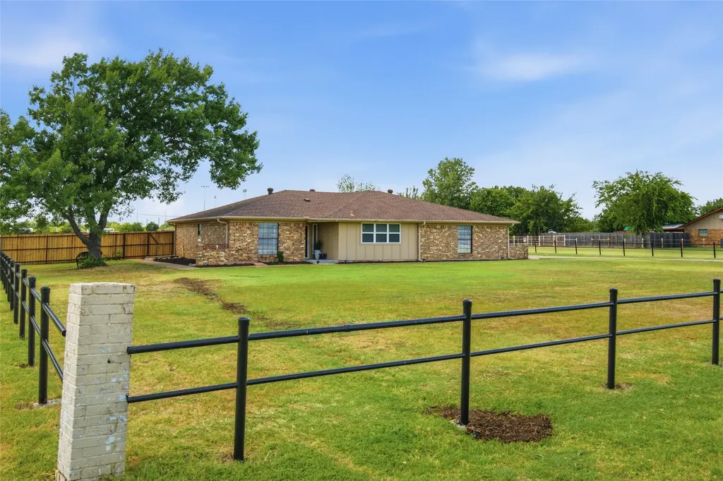 11477 Ridgeview Circle Fort Worth TX 76244