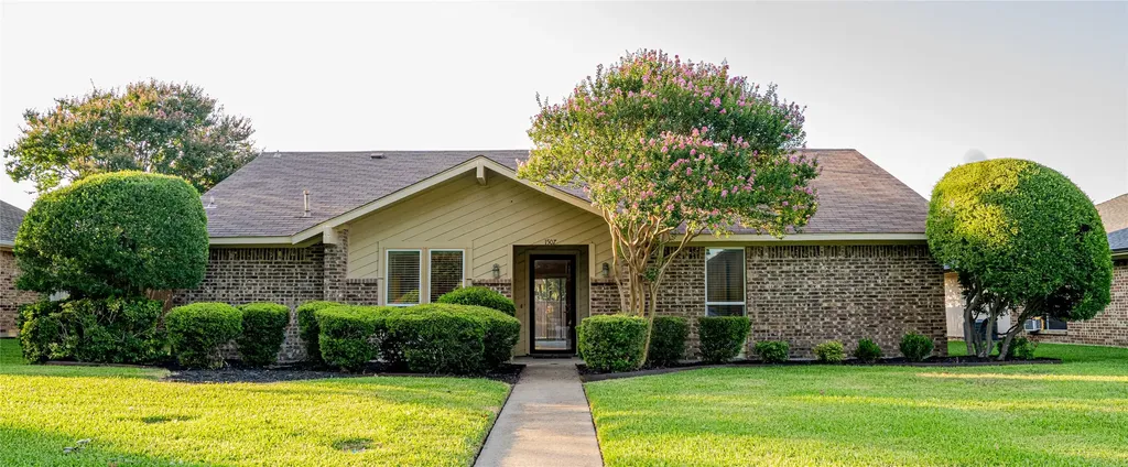 1507 Barclay Drive Richardson TX 75081