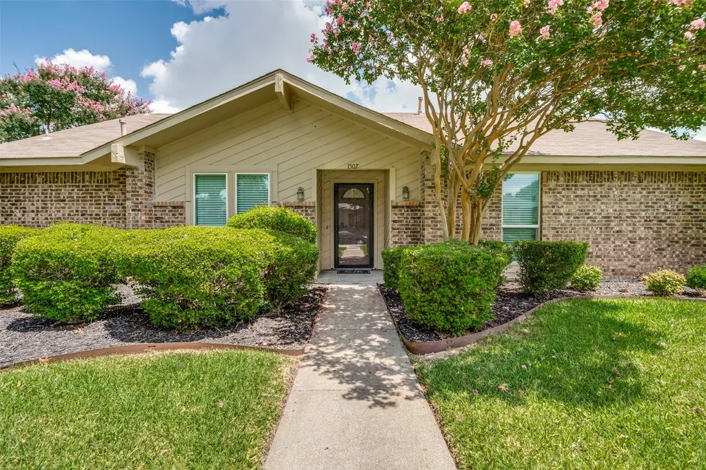 1507 Barclay Drive Richardson TX 75081