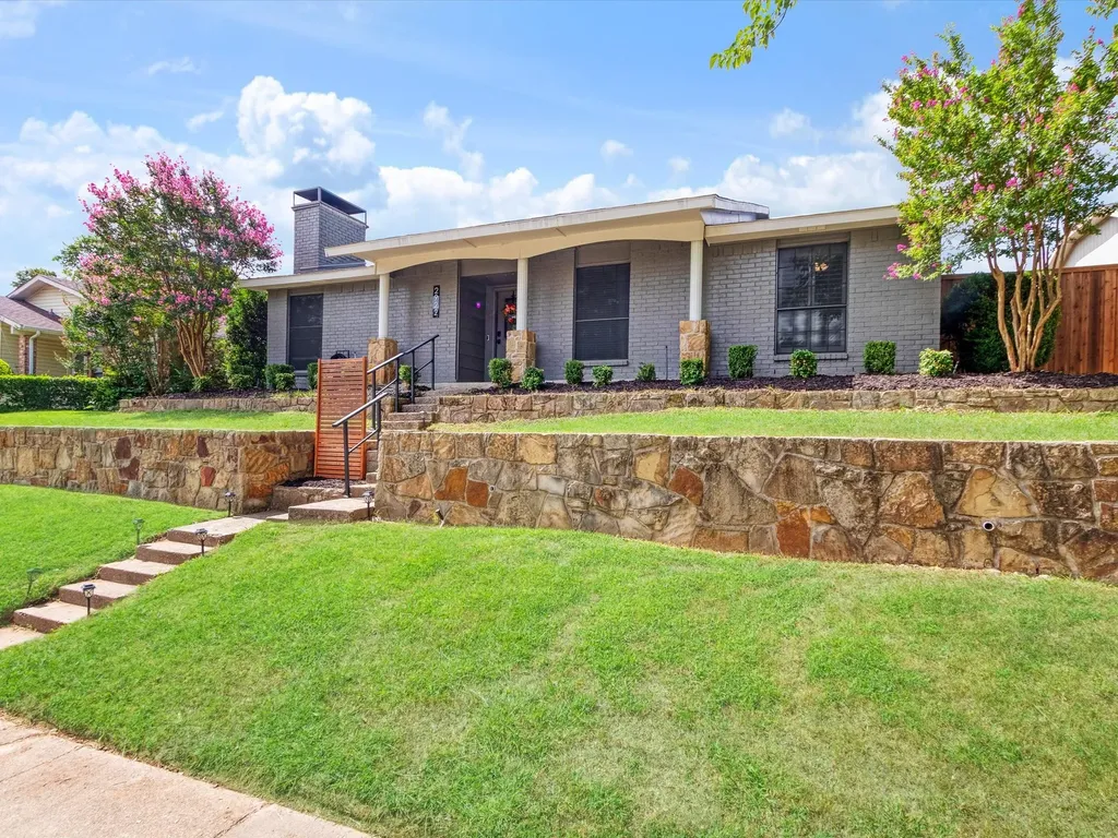 2922 Spring Brook Drive Garland TX 75044